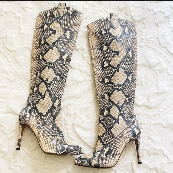 Sexy Chic Snake Embossed Vince Camuto Leather Boots - Picture 6 of 12